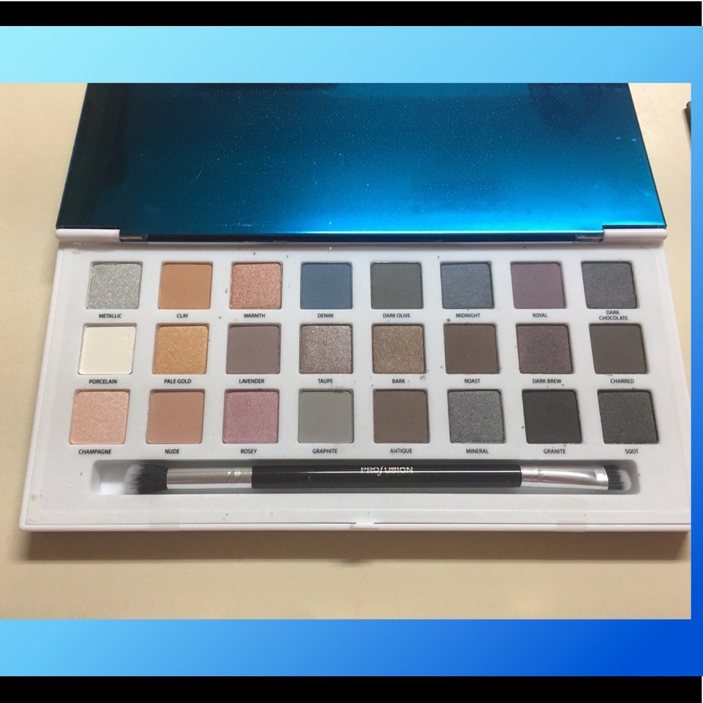 Essential Eyeshadow.